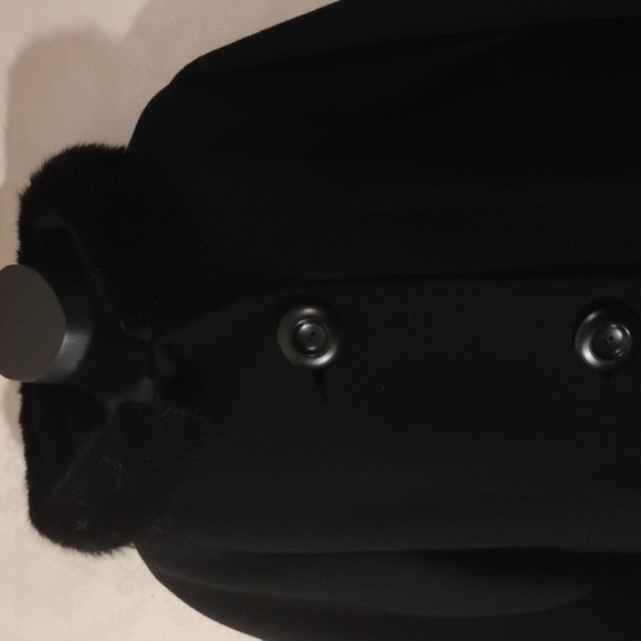 Vintage style coat with black fur/ faux fur collar.No tags whatsoever. - Picture 2 of 8